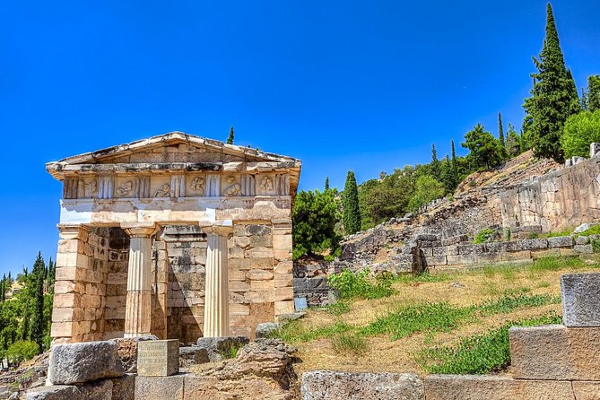 2-Day Delphi and Meteora Tour from Athens - Guides, buses, and the feel of the trip