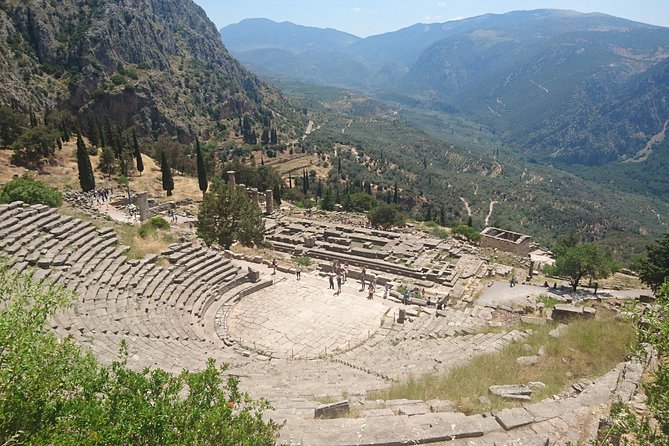 3-Day Trip to Delphi and Meteora from Athens - Day one: Delphi Museum and the Sanctuary of Apollo