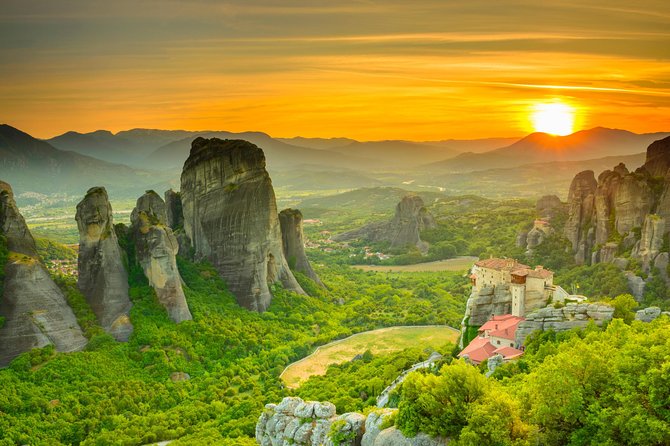 3-Day Trip to Delphi and Meteora from Athens - Arriving in Kalambaka: beautiful country, limited evening freedom