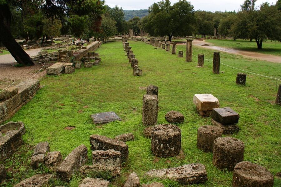 4-Day Tour of Mycenae, Epidaurus, Olympia, Delphi & Meteora - Leaving Athens for the Corinth Canal