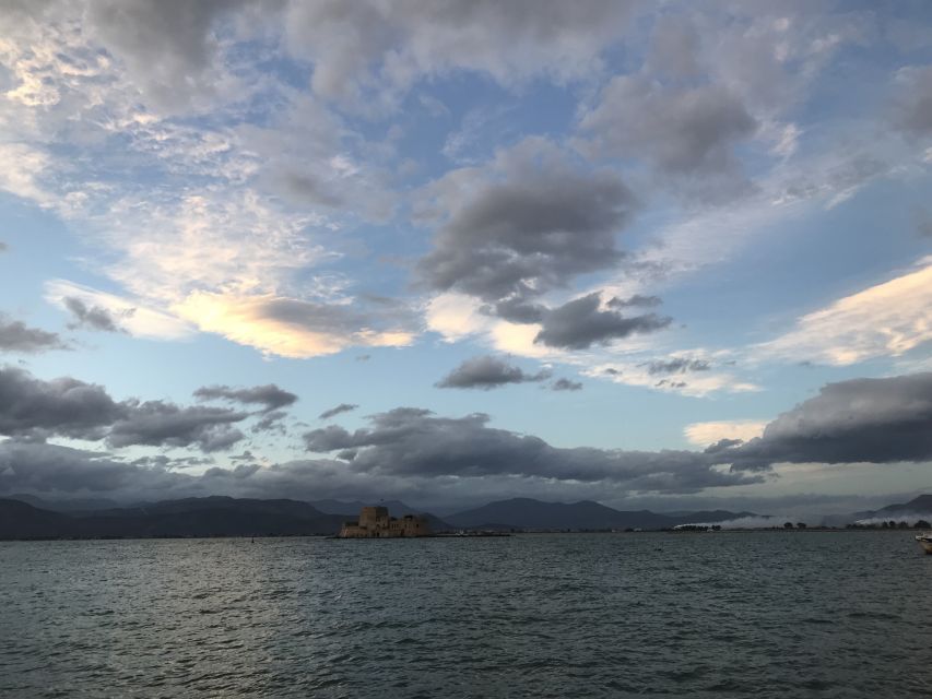 4-Day Tour of Mycenae, Epidaurus, Olympia, Delphi & Meteora - The return through Thermopylae