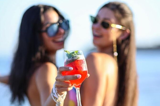 4 Hour Day Party at Beach Clubs in Mykonos - How much time will you really get inside?