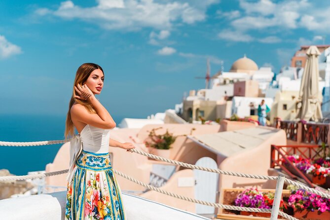 5-hour Private Guided Tour of Santorini - Red Beach and the final photo stop