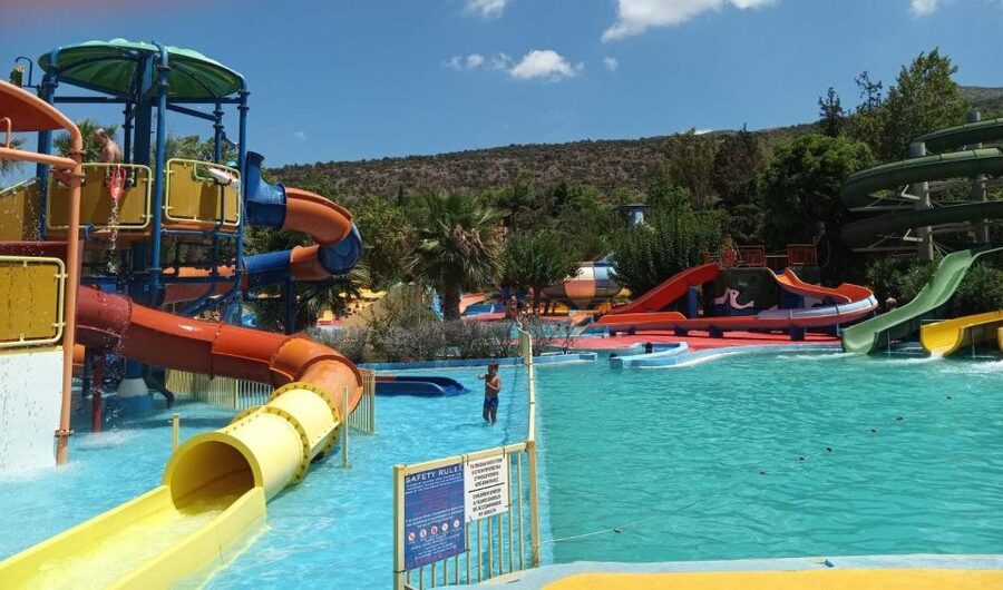 Acqua Plus Water Park Admission with Optional Transfer - Choosing between the Crazy River and the Lazy River