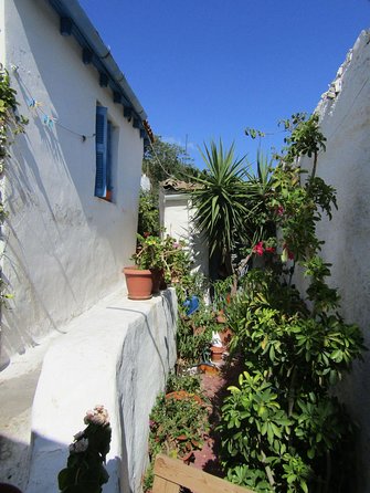 Acropolis monuments, Parthenon and Plaka, Monastiraki walking tour - Who should book it, and who should skip it