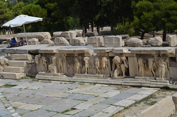 Acropolis of Athens, Parthenon and Acropolis Museum private tour with dinner - Reaching the Propylaea and Temple of Athena Nike