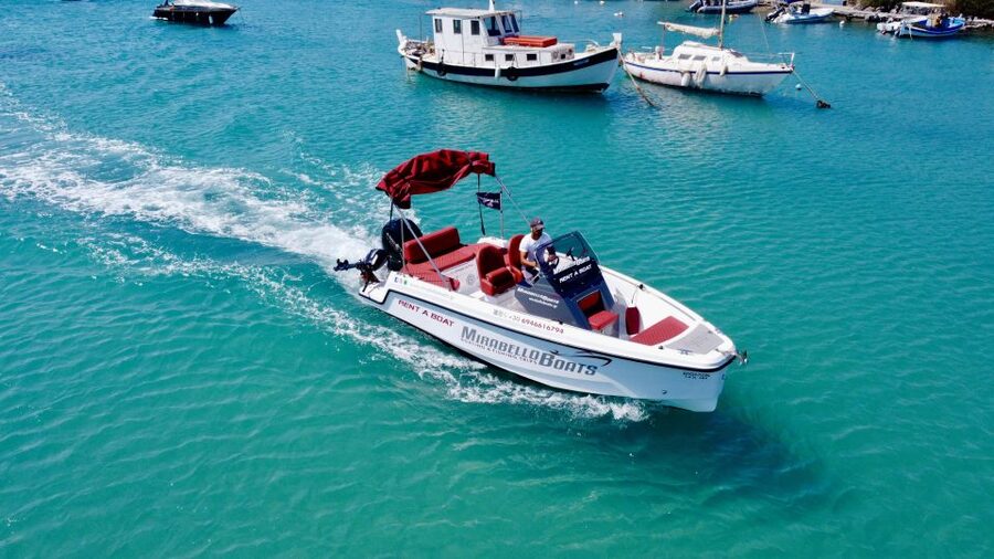 Agios Nikolaos: Motorboat or Speedboat Rental - What this private Agios Nikolaos boat rental feels like