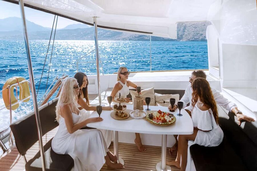 Agios Nikolaos: Spinalonga AM Catamaran Cruise with Lunch - The long Mirabello Bay stop is the heart of the trip