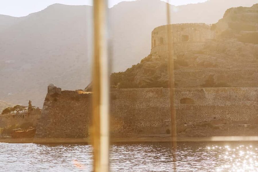 Agios Nikolaos: Spinalonga PM Catamaran Cruise with Dinner - Seeing Spinalonga from the sea
