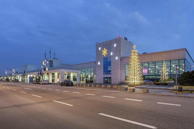 Airport Pickup Services - Pickup from hotels, apartments, and cruise docks