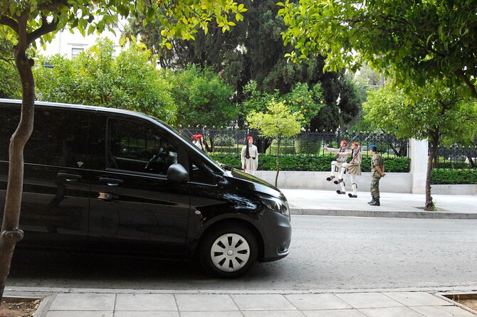 Airport transfer - Suitability for families, older passengers, and luggage-heavy groups