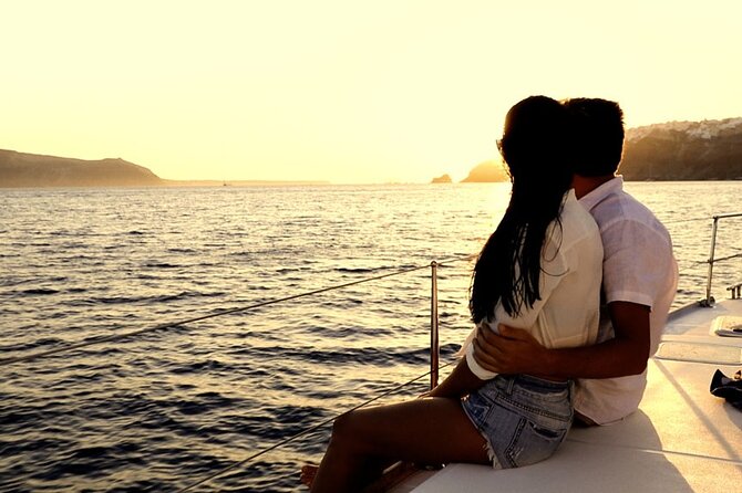 ALL-INCLUSIVE: Santorini Caldera Cruise with Greek Meal & Drinks - A full Greek dinner at Nea Kameni