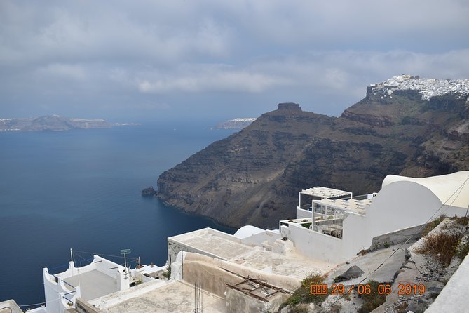 All of Santorini in 6 hours (private) - Guides, vehicles, and the quality question