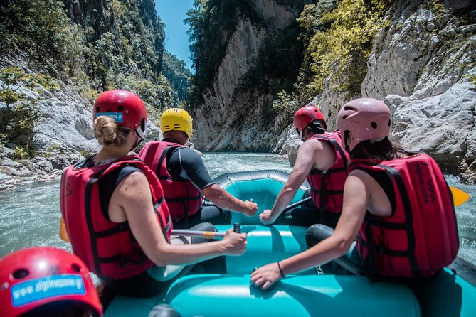 Arachthos white water river Rafting: Plaka's Bridge- Tzari - Nine kilometers through Arachthos Gorge