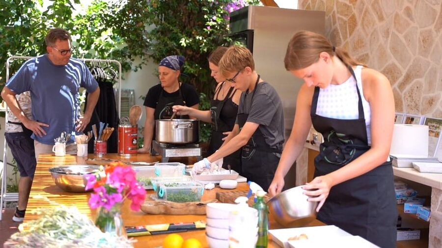 Argassi: Zakynthian Culture & Greek Cooking Class with Lunch - A relaxed morning at Restaurant Green Frog