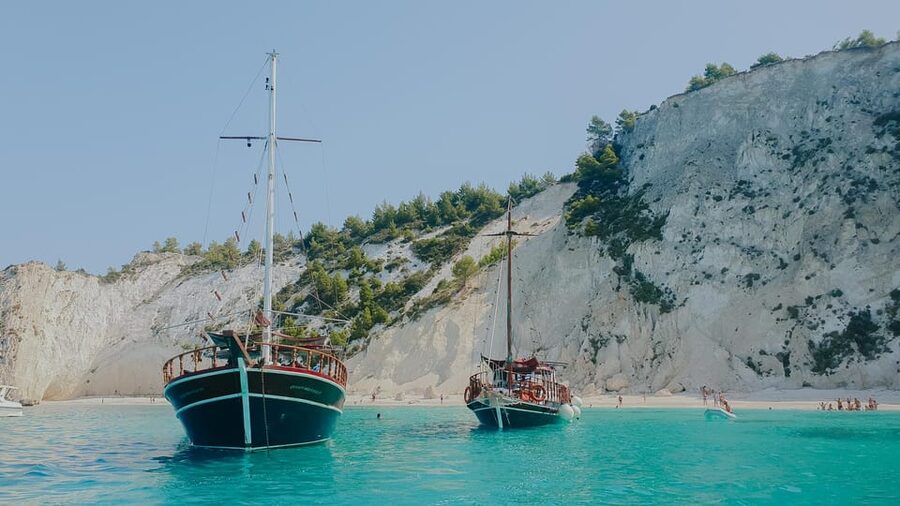 Argostoli: Full-Day Boat Trip with Lunch & Wine - A long lunch stop at the Vardiani Islands
