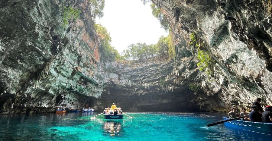 Argostoli: Melissani Lake, Drogarati Cave, and Myrtos Beach - What this four-hour Kefalonia tour really covers