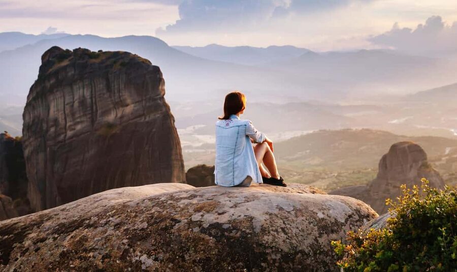 Athens: 2-Day Meteora Tour with Local Guides and Hotel Stay - The sunset tour among Meteora’s cliffs