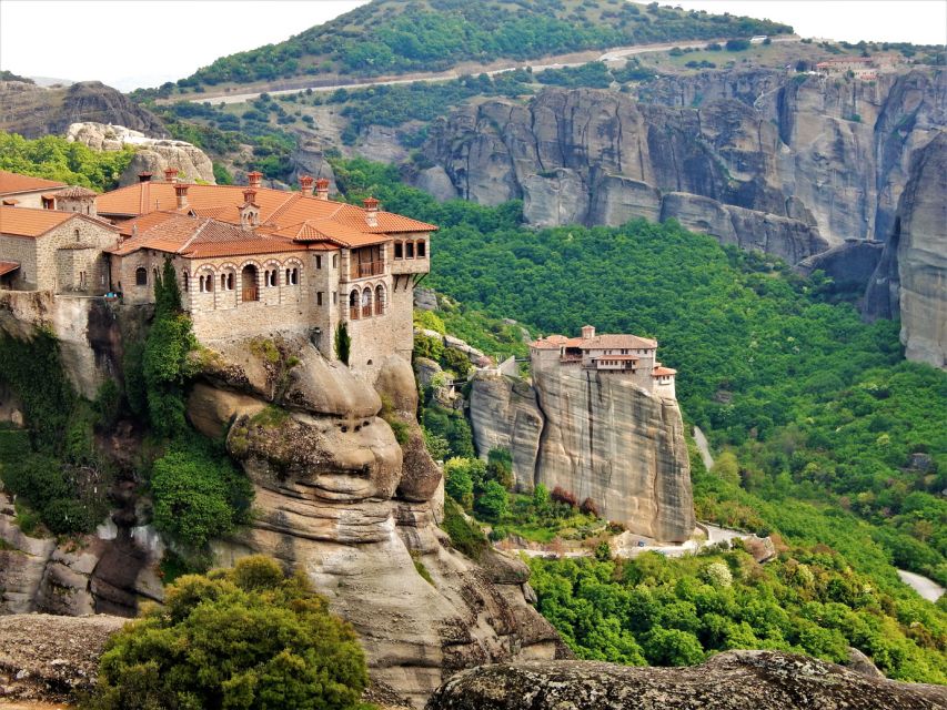 Athens: 2 Days in Meteora with 2 Guided Tours and Hotel Stay - Arriving in Kalabaka and checking in