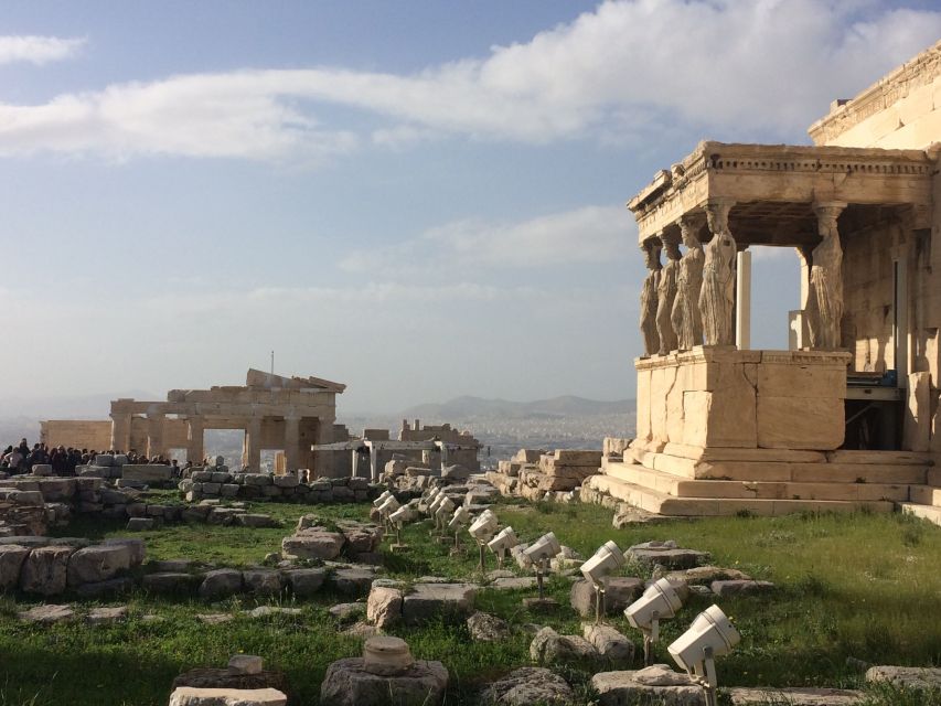 Athens: Acropolis and Μuseum Private Guided Tour - Meeting your guide near the Acropolis