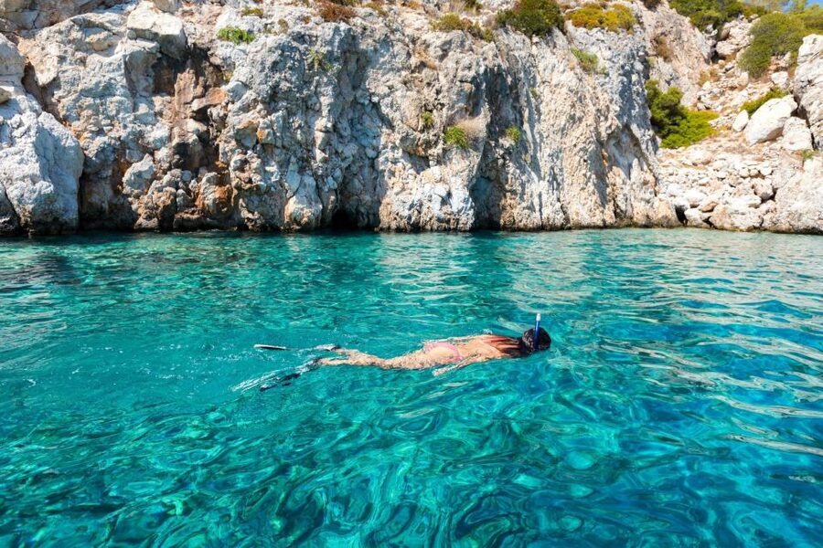 Athens: Aegina, Agistri & Metopi Swimming Cruise with lunch - The return ride, DJ, and party atmosphere