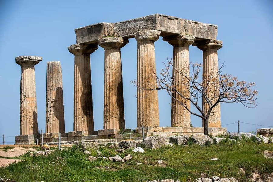 Athens: Ancient Corinth & Nafplion Guided Premium Tour - Nafplion: two hours in Greece’s picturesque port town
