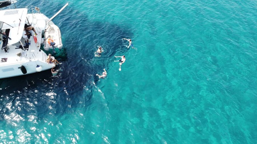 Athens: Catamaran Cruise with Fresh Lunch and Wine - Hydroussa islet and the first swim