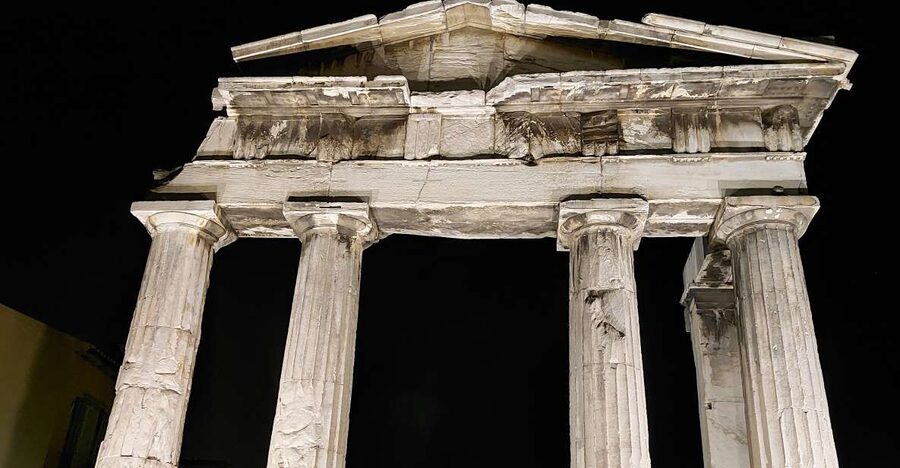 Athens: City Highlights Nighttime Walking Tour in Spanish - Five useful things to know before you book