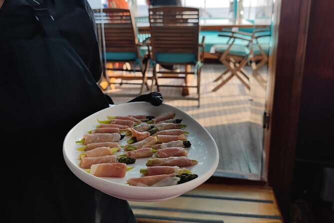 Athens cruise: Agistri, Moni/Metopi, Aegina with lunch & drinks - Leaving Zea Marina with coffee and croissants