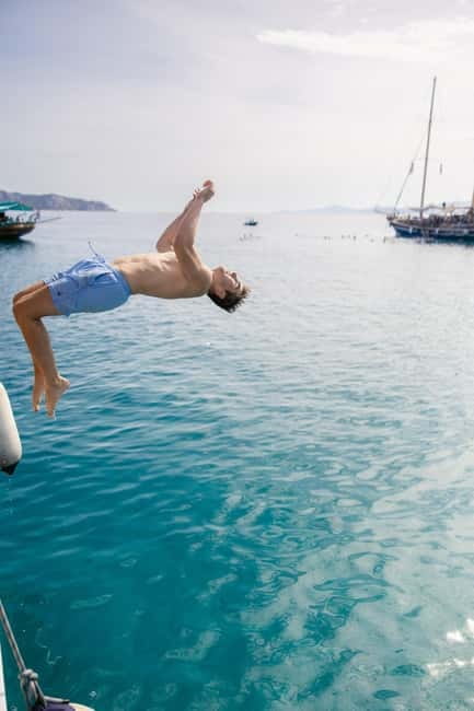 Athens: Cruise to Agistri, Moni & Aegina with Lunch & Drinks - Aegina for pistachios and ancient remains