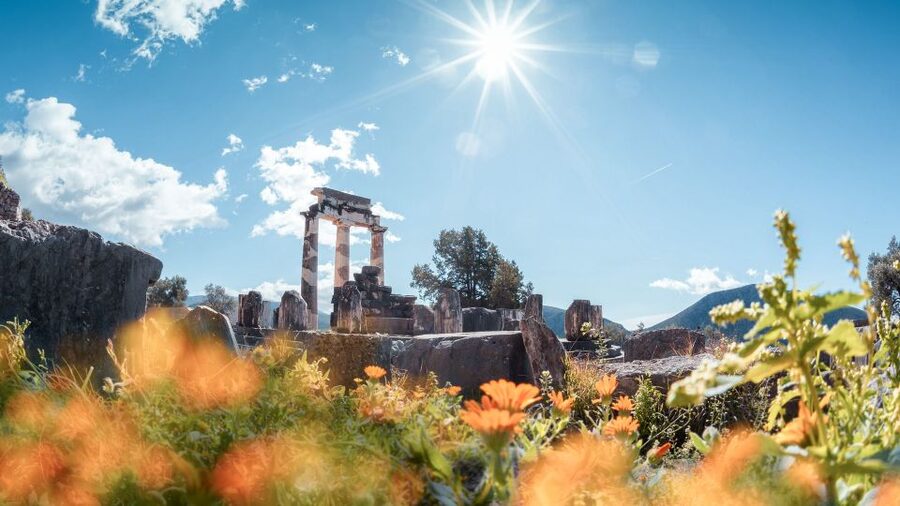 Athens: Delphi, Corycian Cave, and 300 Battlefield Day Trip - Delphi in two hours: museum first, ruins second