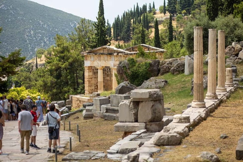 Athens: Delphi Day Tour with Museum & Arachova Village Visit - What the €31.62 price really covers