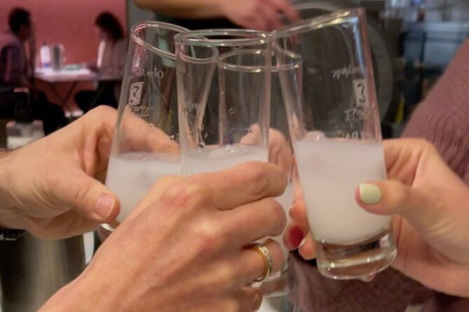 Athens evening food tasting tour-small group - The guides make or break the experience