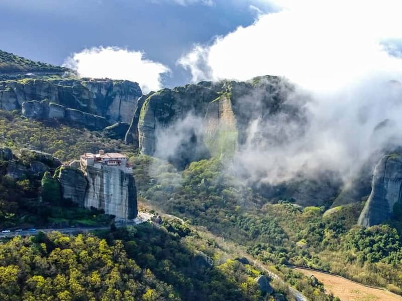 Athens: Guided Tour to Meteora Monasteries & Hermit Caves - Dress rules you need to take seriously