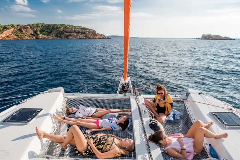 Athens: Half-Day Sunset Catamaran Cruise with Meal & Drinks - Practical details that affect your decision