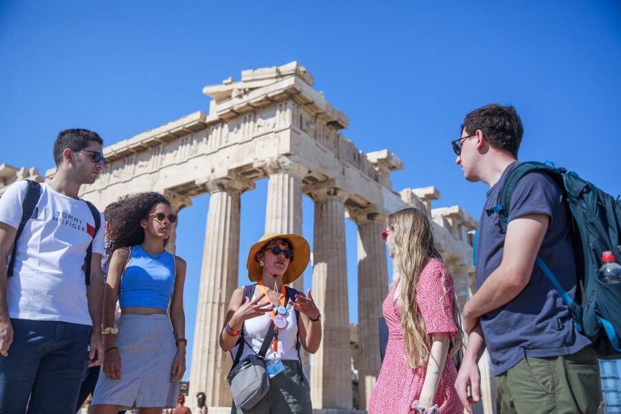 Athens: Highlights and Acropolis Guided Tour - Plaka, Melina Mercouri, and the old street plan