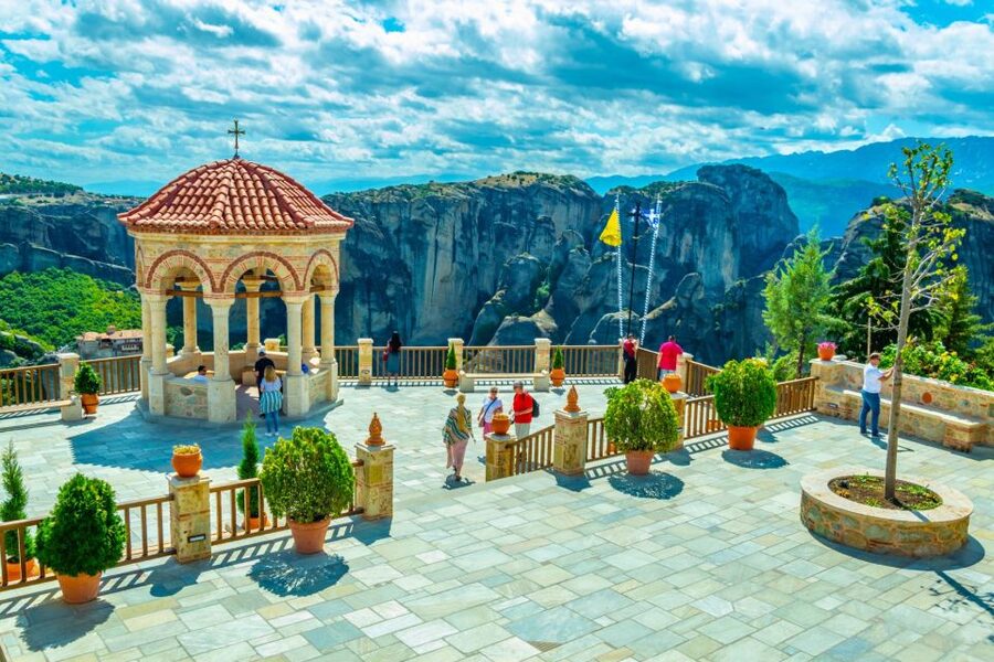 Athens: Meteora 2-Day Trip with Hotel, Sunset & Morning tour - The 8:00 AM bus from Athens