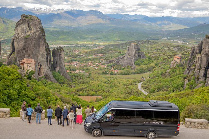 Athens: Meteora Monasteries, Caves & Coastal Stopovers with Lunch - Starting at Larissis Railway Station at 8 a.m.