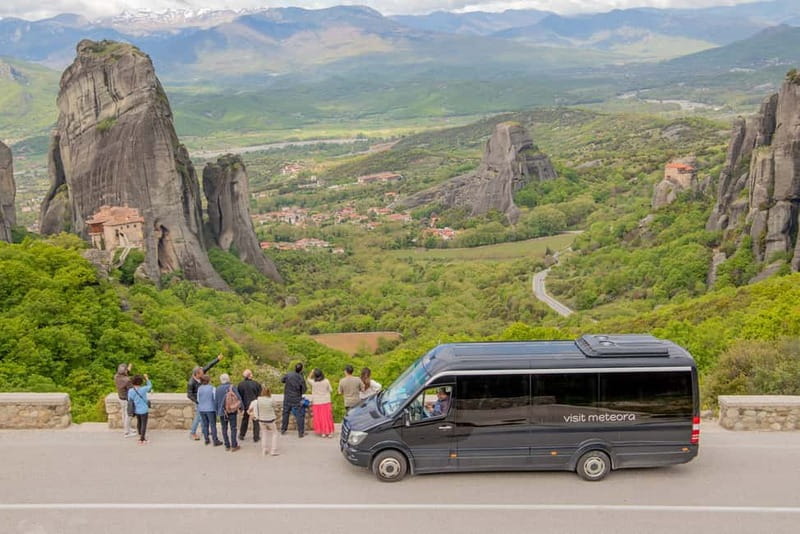 Athens: Meteora Monasteries Day Tour with Lunch - The guide can make or break a long day