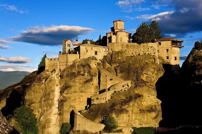 Athens: Meteora Monasteries, Hermit Caves Tour with Pickup - Kalambaka and the switch to a local minibus