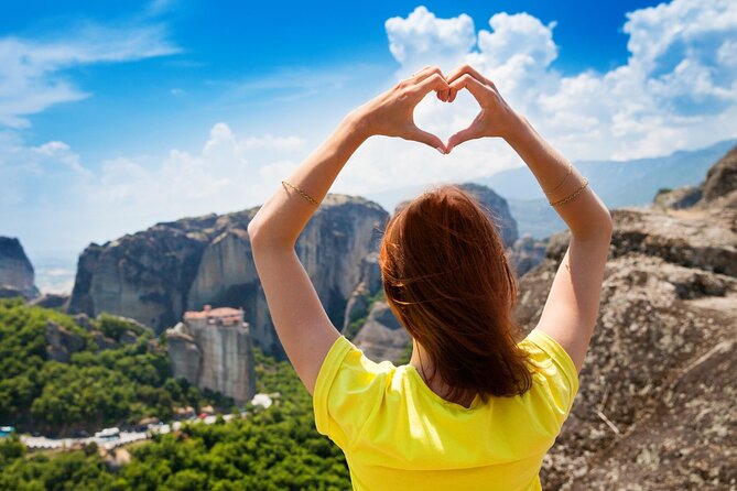 Athens: Meteora Monasteries Tour with Local Guide and Greek Lunch - Hermit caves and the best photo stops