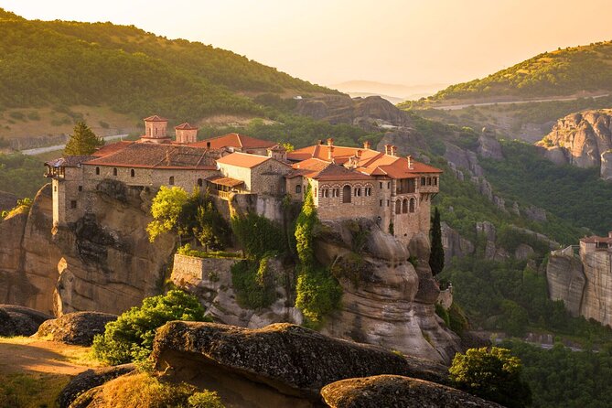 Athens: Meteora Monasteries Tour with Local Guide and Greek Lunch - Stairs, dress rules, and the physical effort