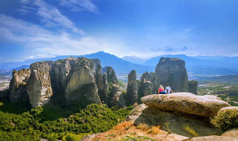 Athens: Meteora Tour with Local Guide and Greek Lunch - What makes this Meteora day trip worth considering