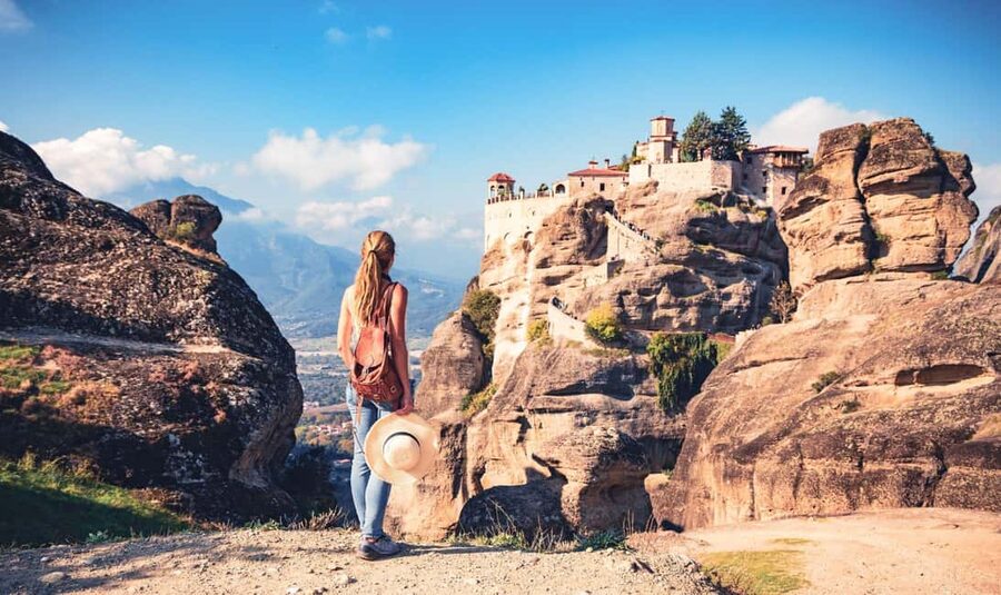 Athens: Meteora Tour with Local Guide and Greek Lunch - Four and a half hours among Meteora’s cliffs