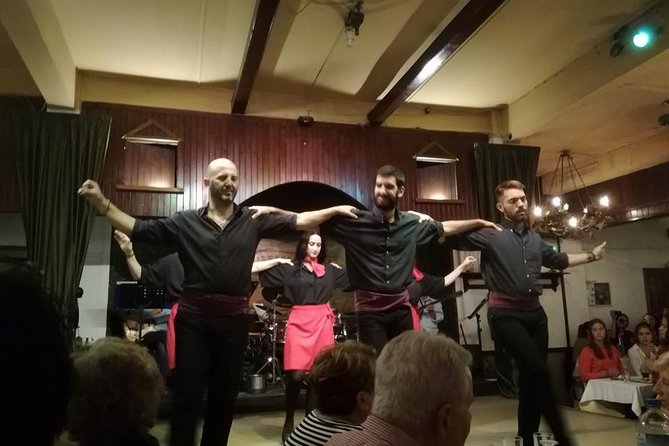 Athens Night Sightseeing Tour with Greek Dinner Show - What this Athens evening actually delivers