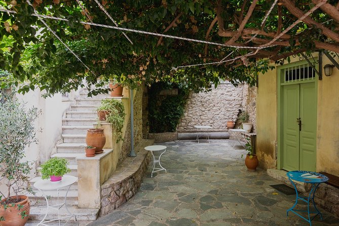 Athens Photography Tour - The walking pace and group size