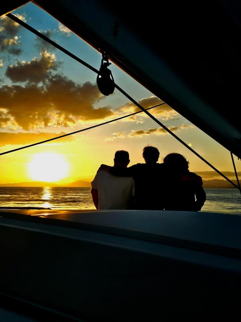 Athens: Riviera Catamaran Tour with Fresh Meal and Drinks - The ride home and the value of five hours