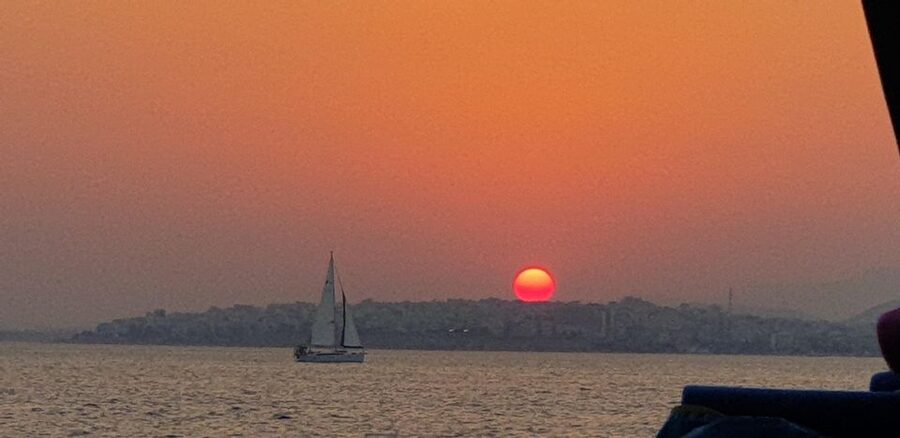 Athens: Riviera Catamaran Tour with Fresh Meal and Drinks - Crew service and the feel on board