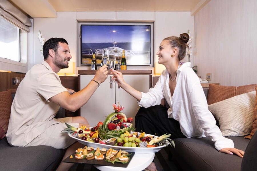Athens: Saronic Islands Cruise with VIP Area Seating & Lunch - What kind of cruise is this?