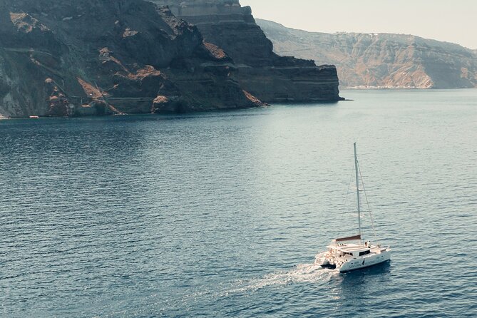 Beautiful Day Catamaran Caldera Cruise incl. Meal & Drinks - What lunch and drinks add to the price